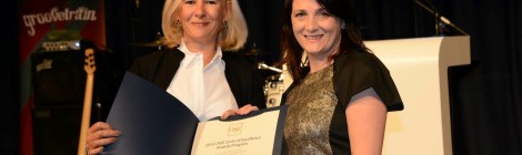 Maura Horan, College Web Officer / Manager at TCD, collecting a Fundraising award in the “‘Long Video” category with CASE President Sue Cunningham, at the CEAC 2015 Gala Dinner
